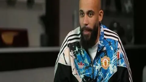 孙颖莎、王楚钦WTT1000+榜首领先，人民日报微博点赞！